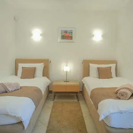 Cristo - Lemon Lagos